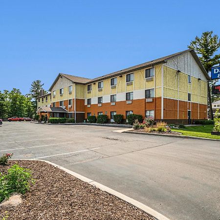 Days Inn & Suites By Wyndham Traverse City Extérieur photo
