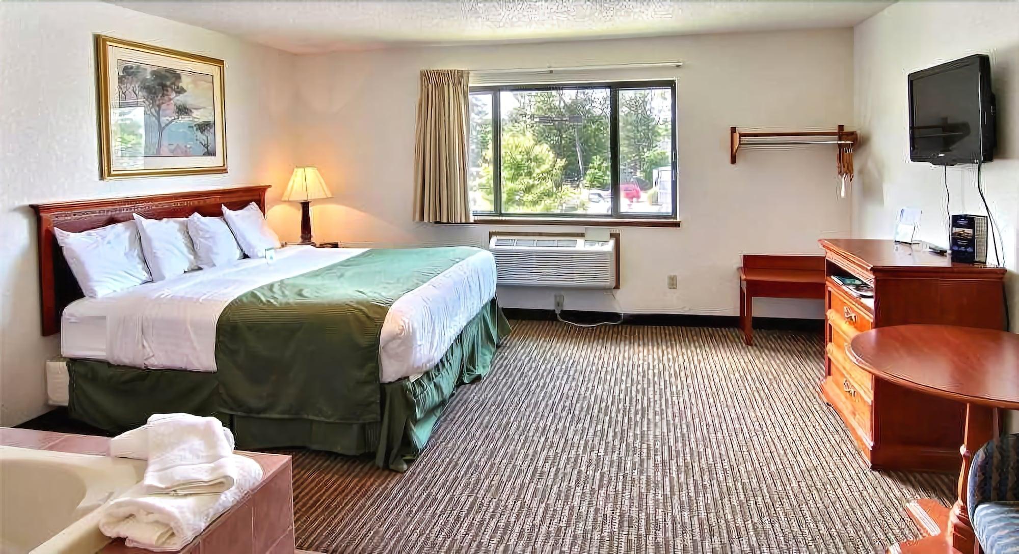 Days Inn & Suites By Wyndham Traverse City Extérieur photo