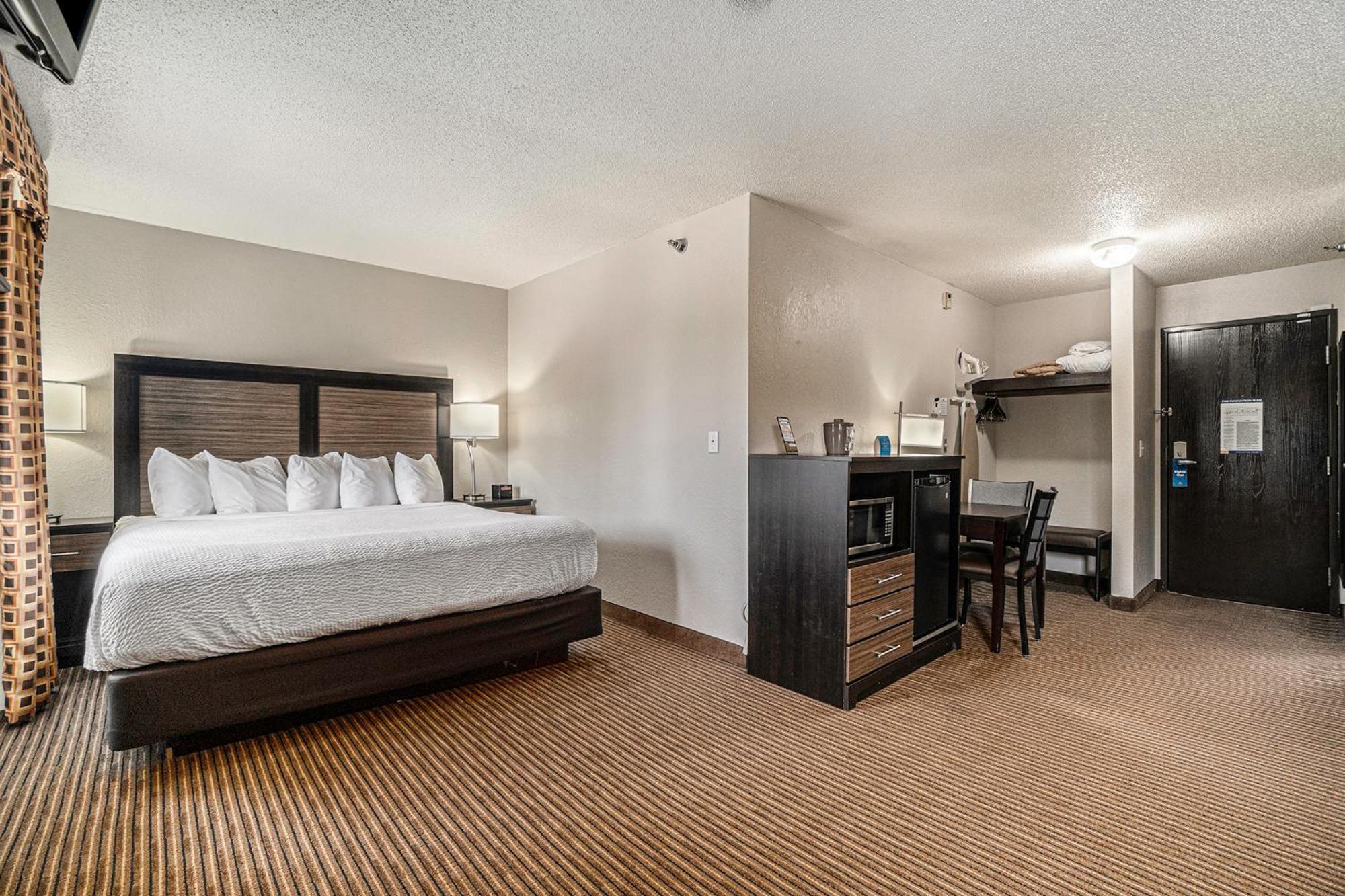 Days Inn & Suites By Wyndham Traverse City Extérieur photo
