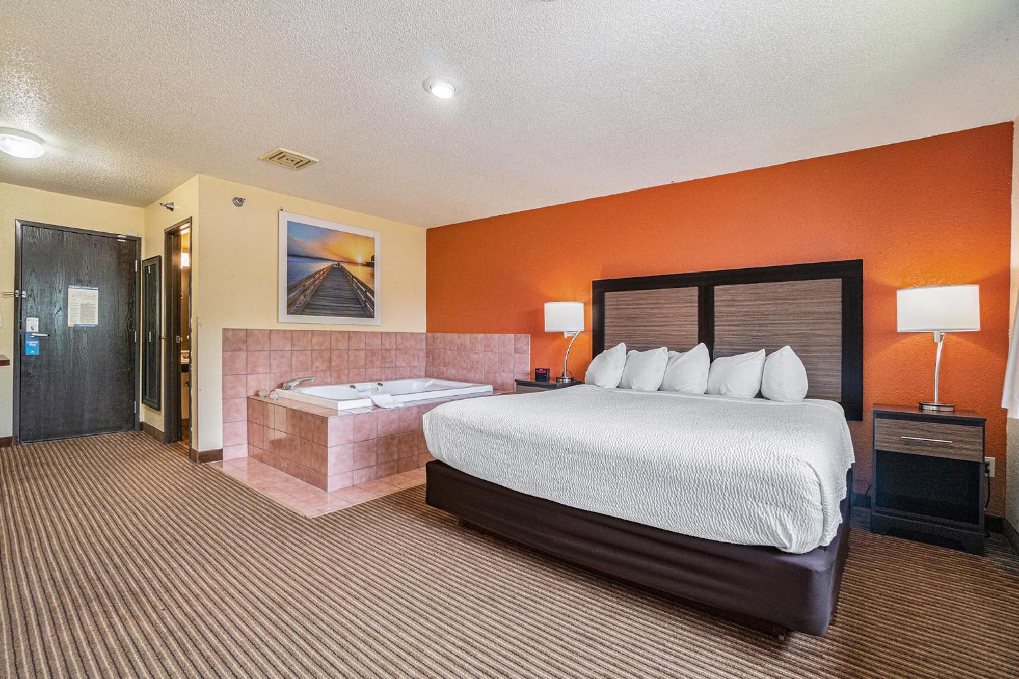 Days Inn & Suites By Wyndham Traverse City Extérieur photo