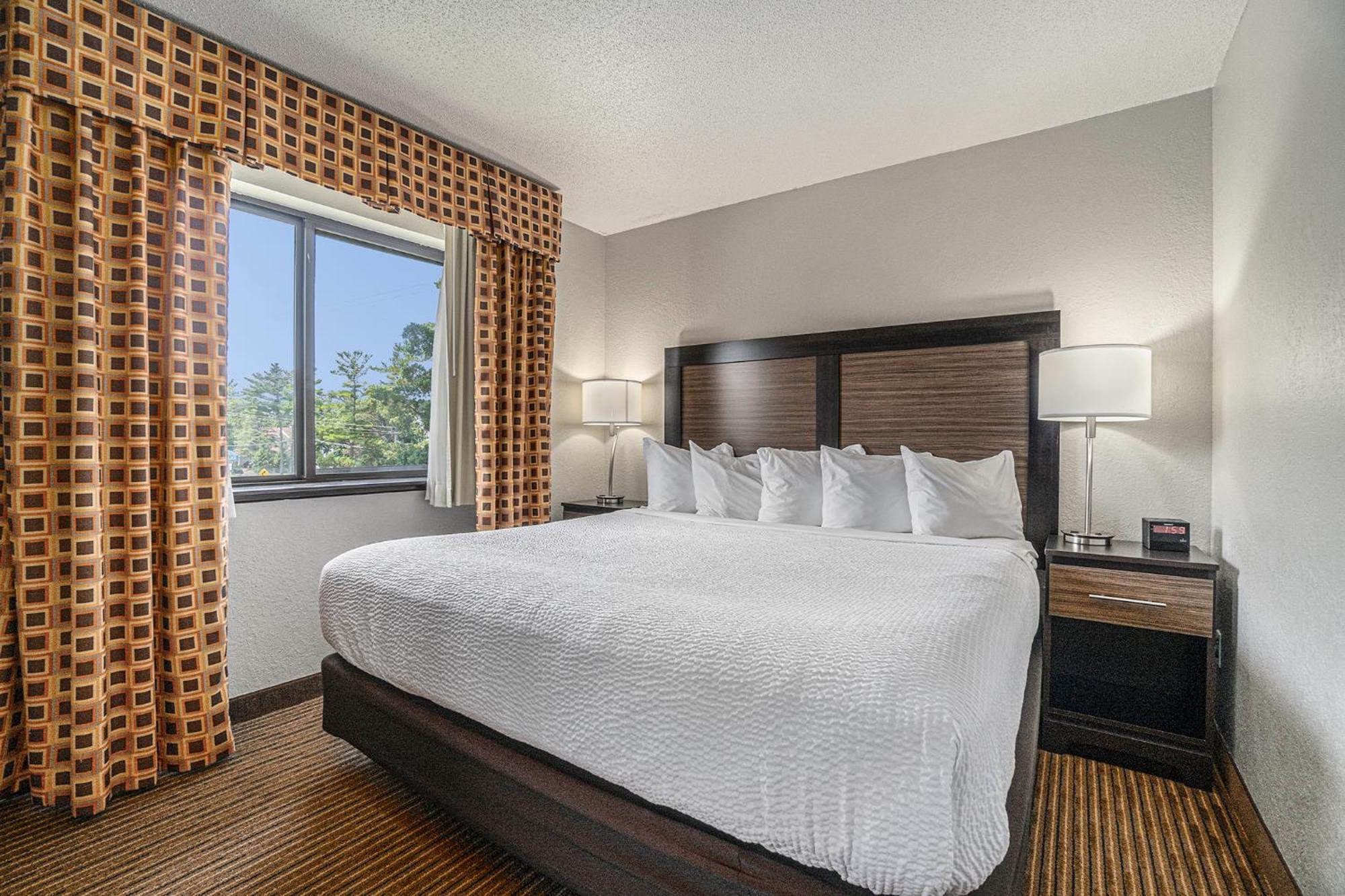 Days Inn & Suites By Wyndham Traverse City Extérieur photo